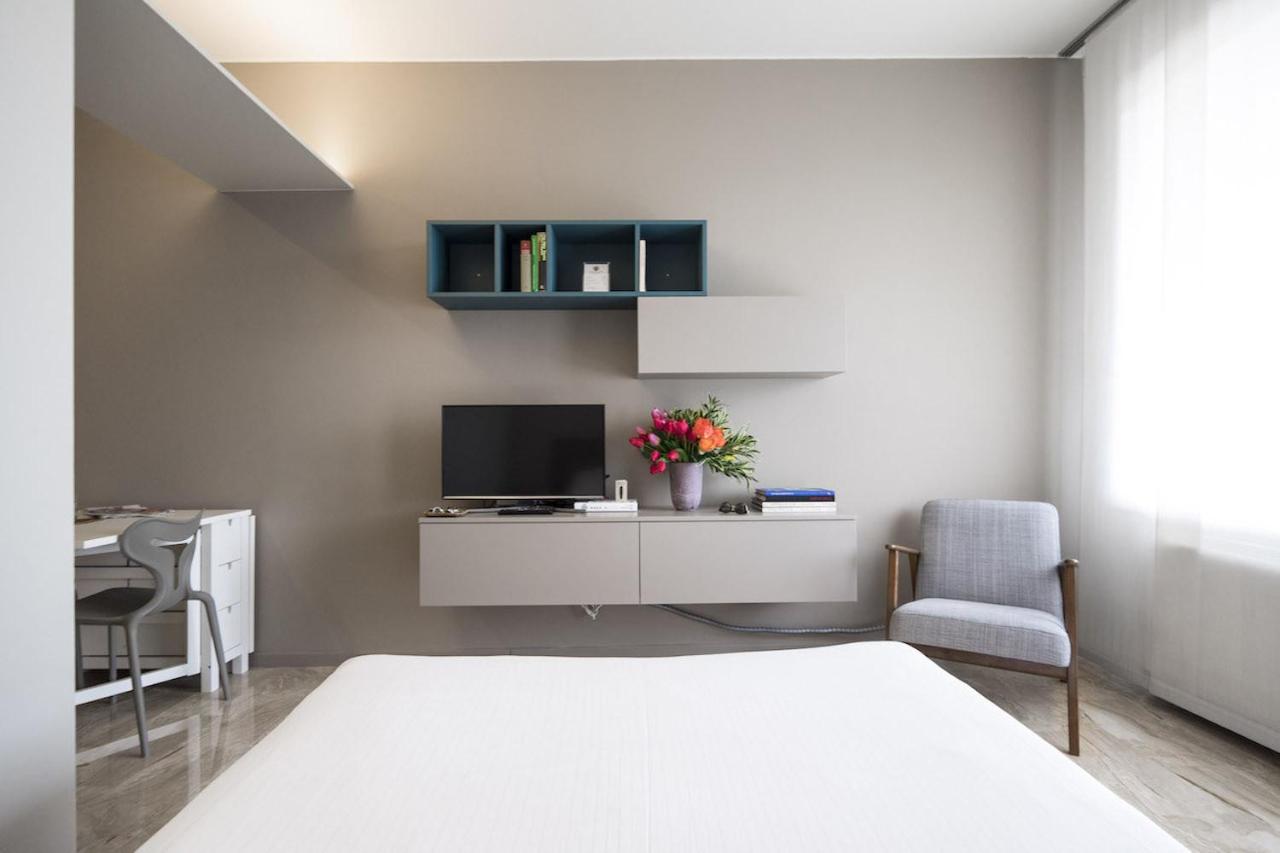 Contempora - Elvezia 8 - E14 Milán